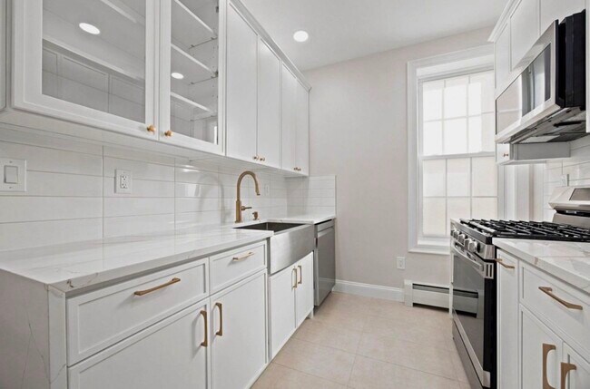 Building Photo - 2441 43rd St