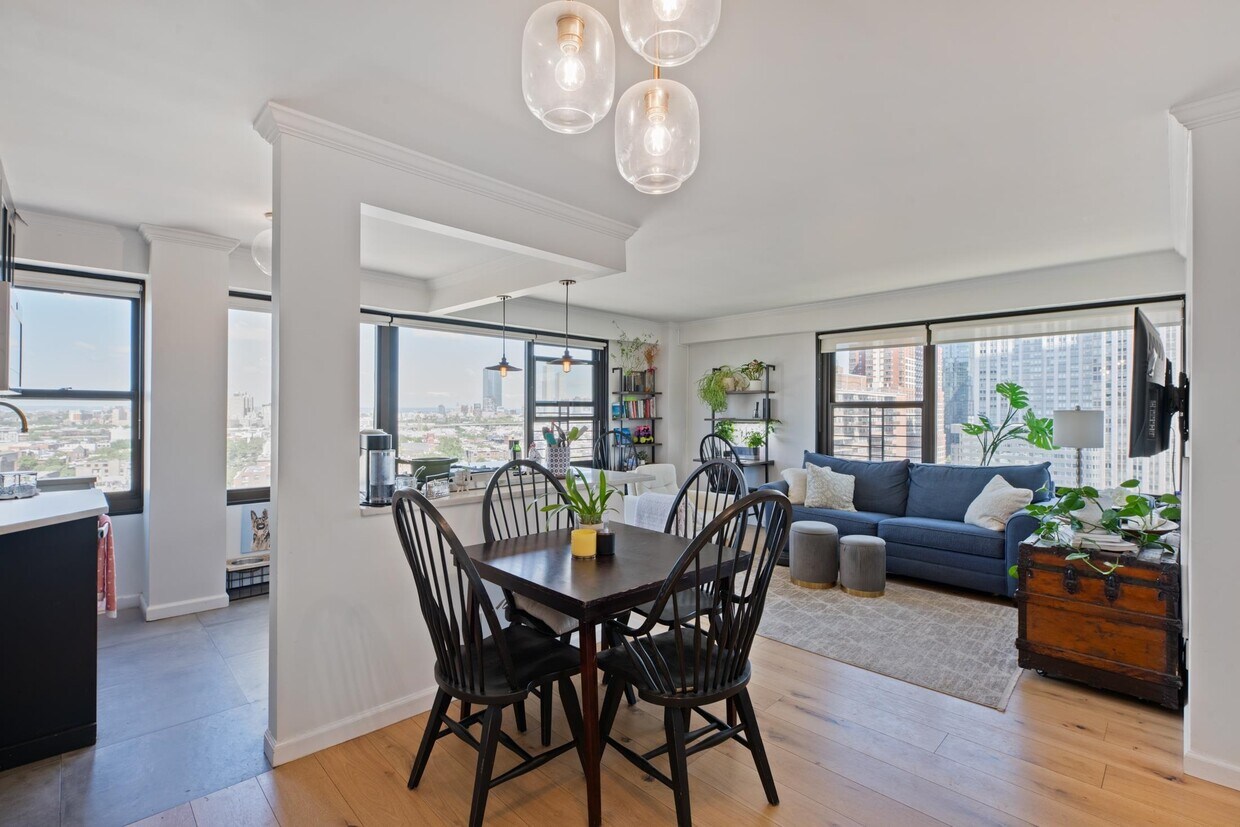Foto principal - 135 Montgomery St