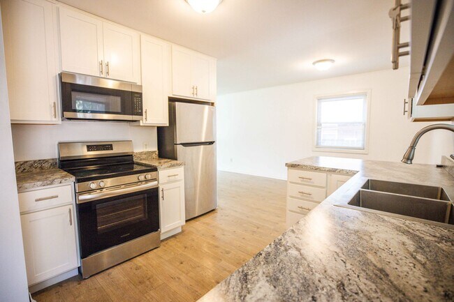 Building Photo - 3916 Clareridge Dr