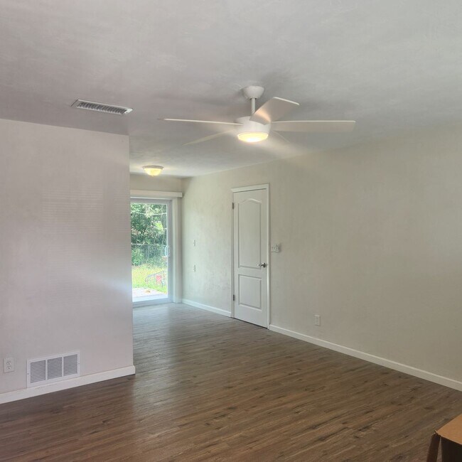 Foto del edificio - 3 bedroom 1.5 bath