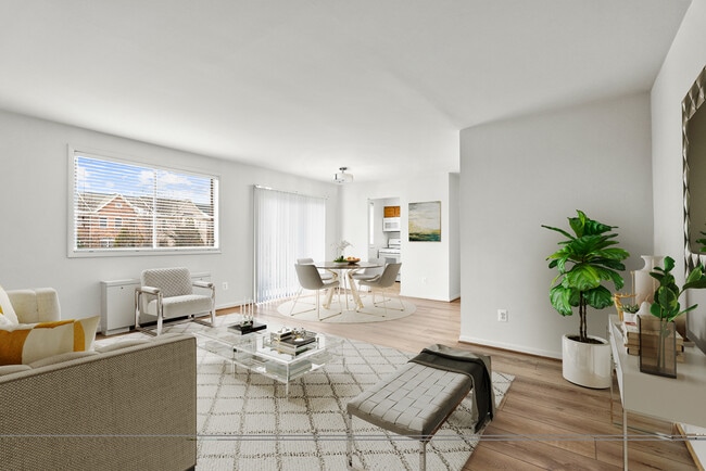 Building Photo - International Apartments