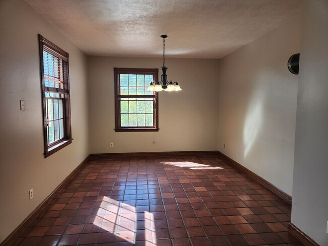 Building Photo - Country Acreage Home For Rent: Serenity Be...
