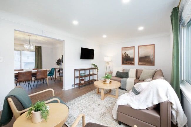 Foto del edificio - 3544 Tuttle Ave