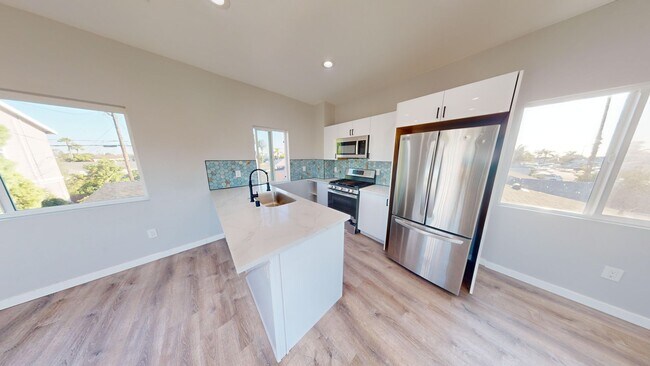 Foto del edificio - 5667-5669 Mary Ln Dr