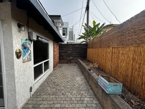 Building Photo - 253 Leeward Ave