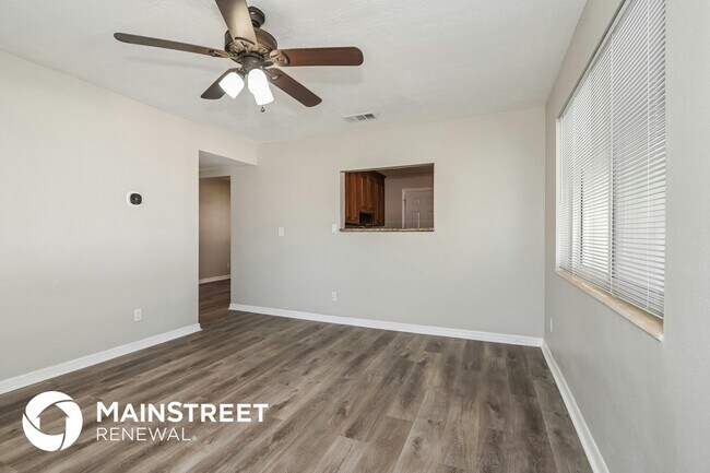 Building Photo - 4602 Anvers Blvd