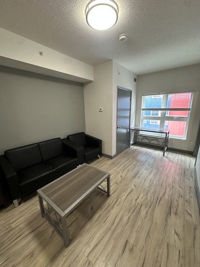 Building Photo - 258C-258C Sunview St