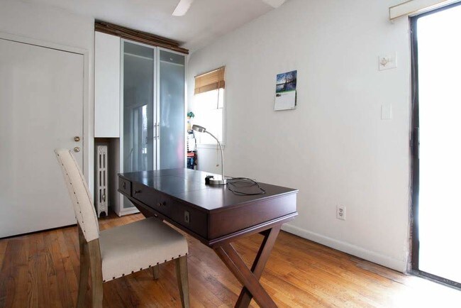 Building Photo - 18 W 83rd St