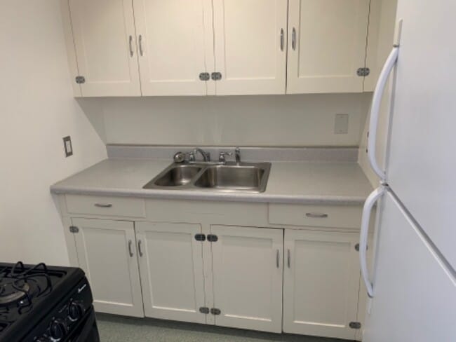 Foto del edificio - 111 Broadway Ave