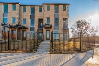 Building Photo - 1617 Mignon Dr