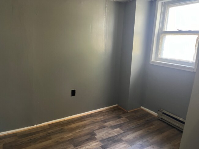 Building Photo - 636 Enders Ave