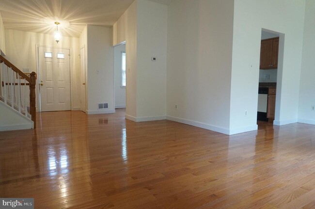 Building Photo - 4382 Harvester Farm Ln