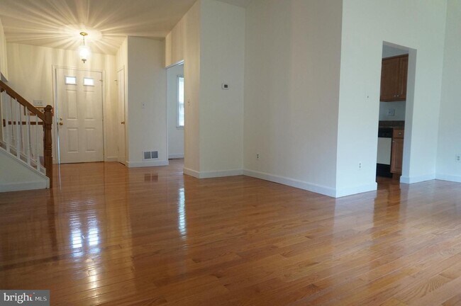 Foto del edificio - 4382 Harvester Farm Ln