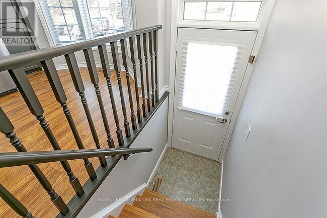 Building Photo - 3480 Upper Middle Rd