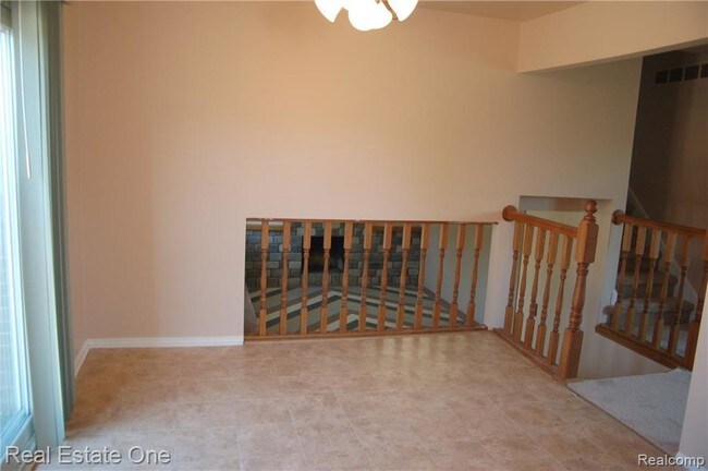 Building Photo - 4549 Benjamin Dr