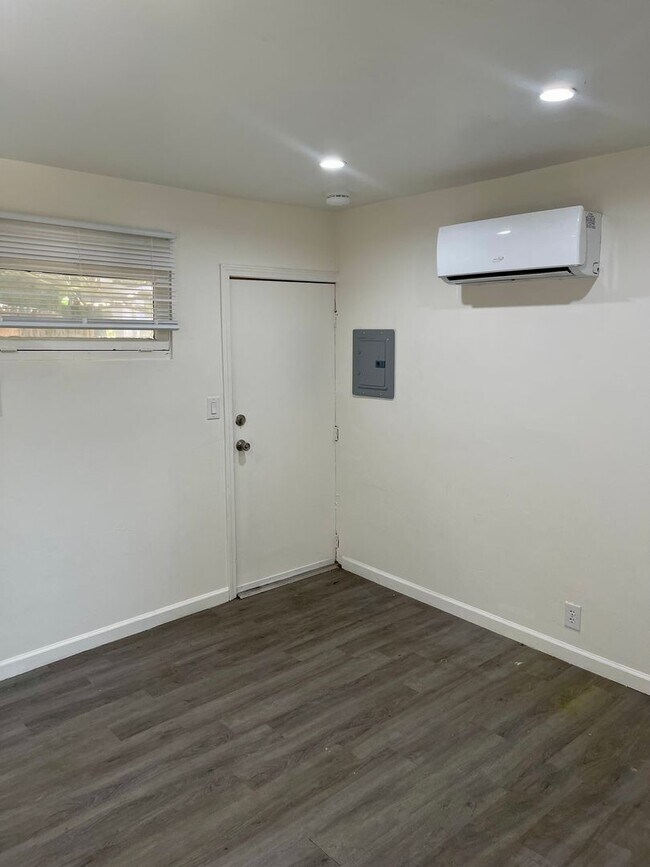 Foto del edificio - 1440 Vine St