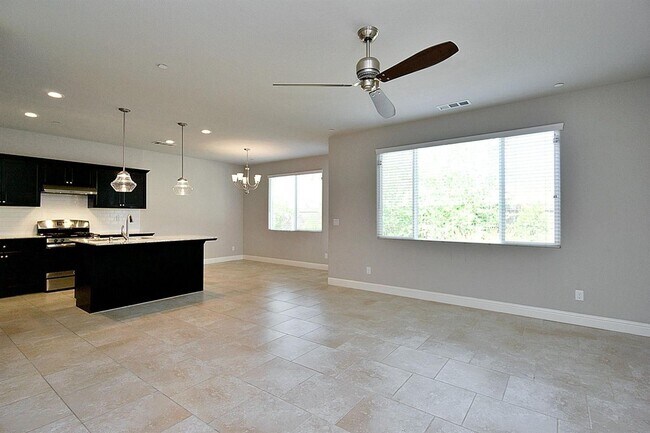 Building Photo - 3 br, 2 bath House - 3404 Carson Ave