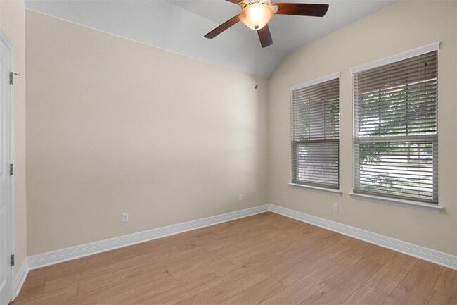 Building Photo - 321 Penna Ln