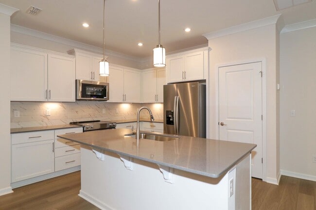 Photo - 2 Bedroom / 2.5 Bathroom Townhouse in Concord