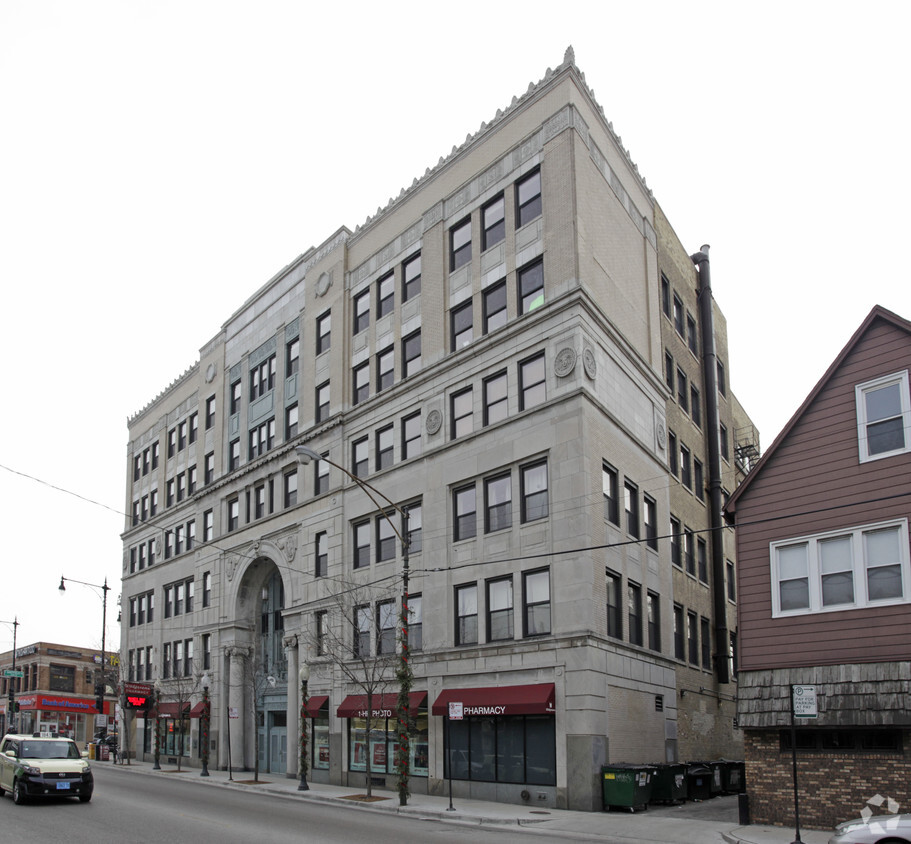 Building Photo - Belmont-Sheffield Trust & Savings Bank Buildi