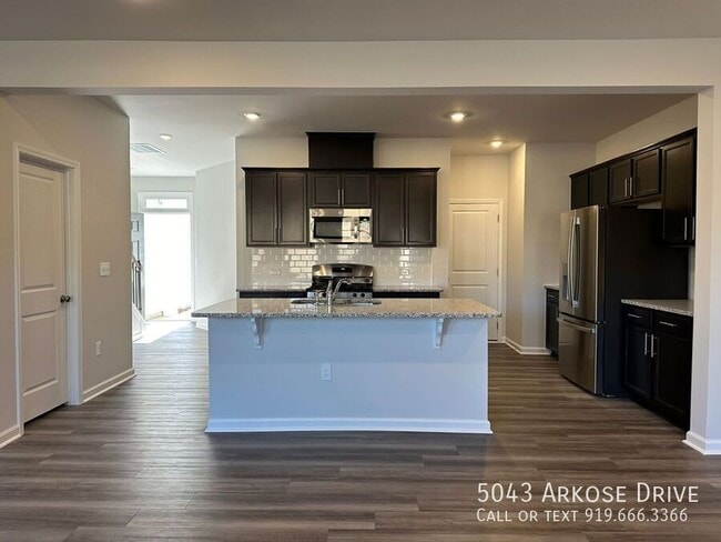 Building Photo - 5043 Arkose Dr