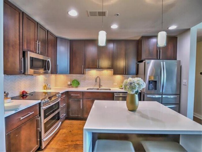 Building Photo - 3 bedroom in Atlanta GA 30308
