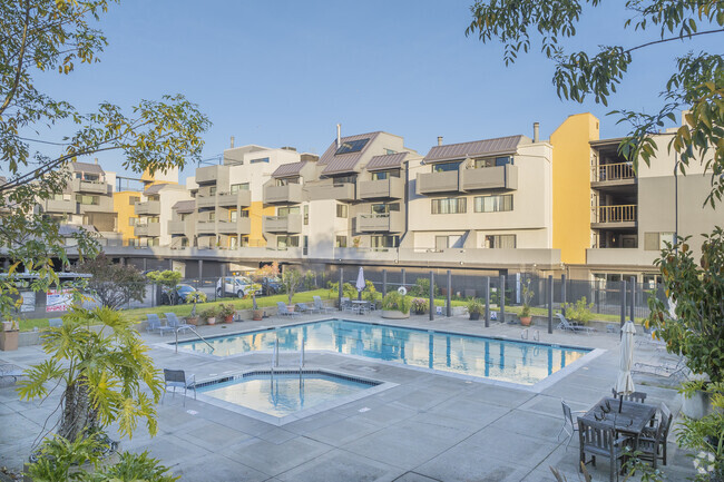 Piscina - Portobello Condominiums