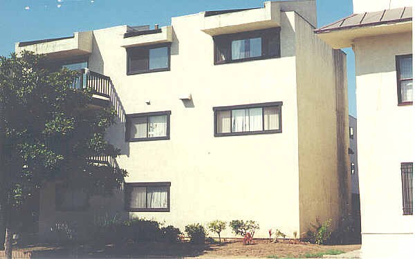Building Photo - 411 W 4th St