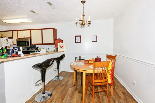 Building Photo - 103 Stratford Dr
