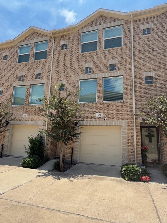 Building Photo - 8705 Bryam St