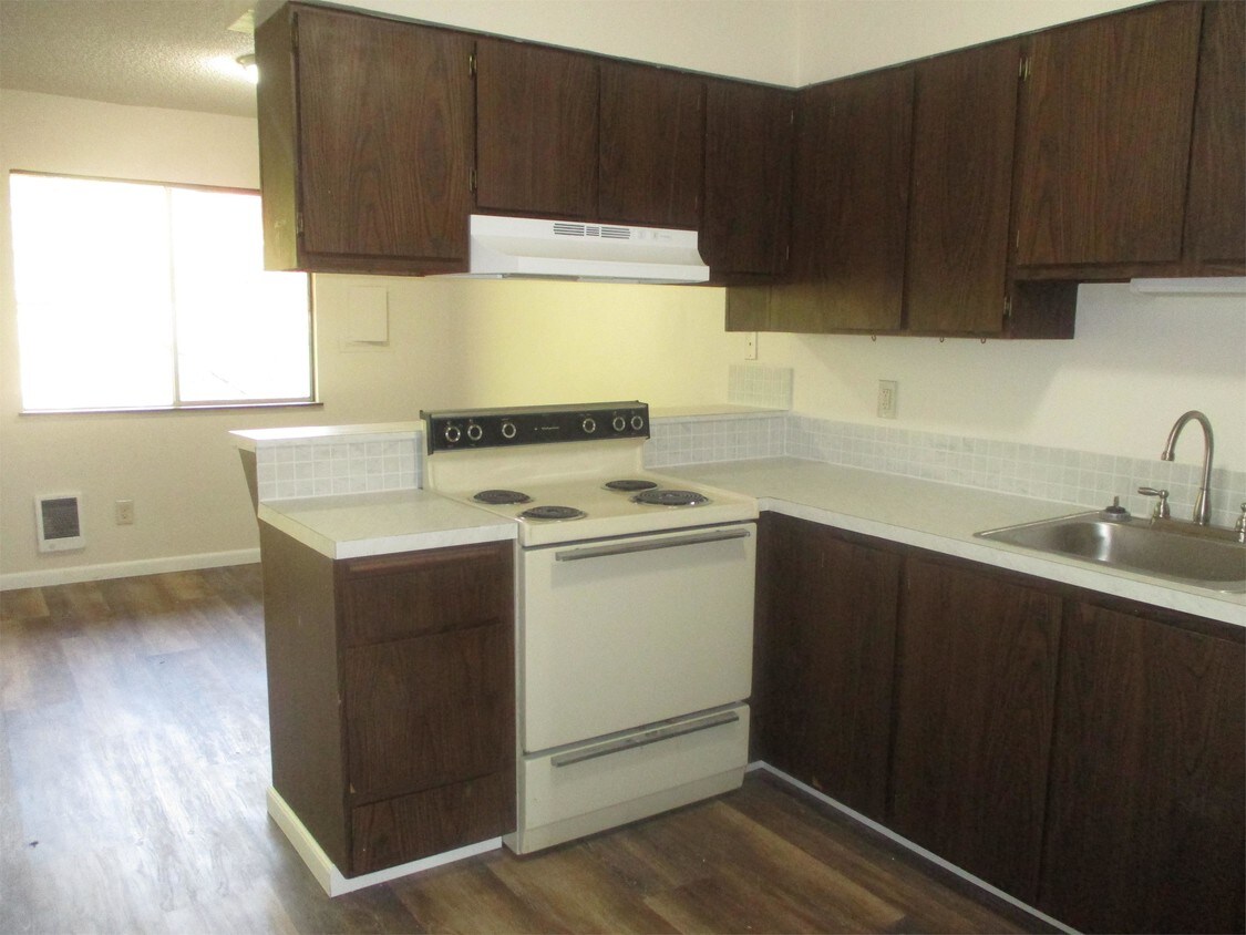 2135 NE Kane Dr Unit 2135, Gresham, OR 97030 Apartment for Rent in Gresham, OR