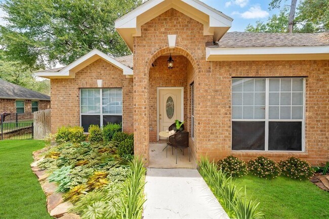 Building Photo - 9067 San Saba Way