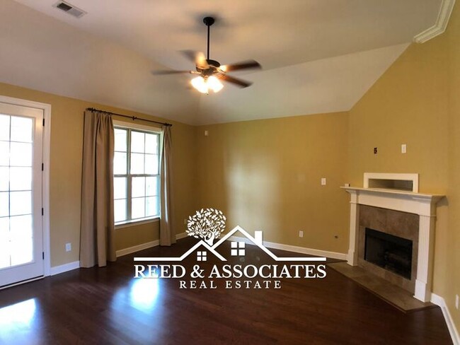 Building Photo - Elegant Cordova Home Located in Quiet Cove!