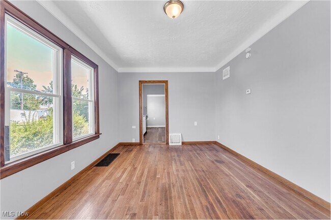 Foto del edificio - 21150 Tracy Ave