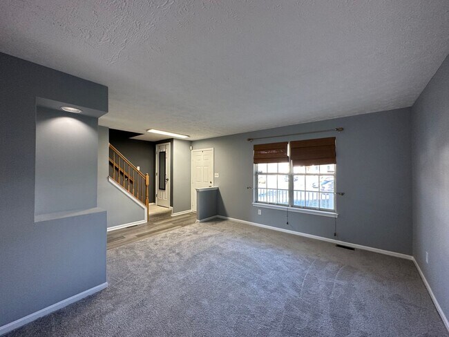 Building Photo - Charming 3 Bedroom/2.5 Bathroom Detached H...