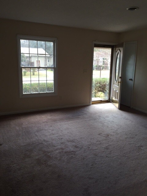 Building Photo - Great Location on James Island