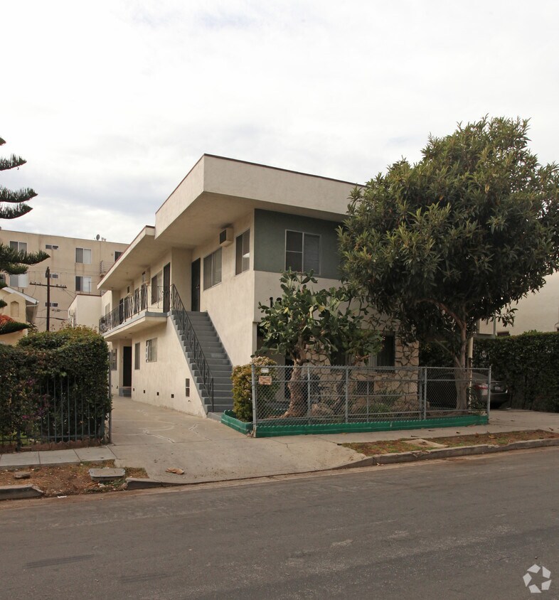 Primary Photo - 1317 N Mansfield Ave