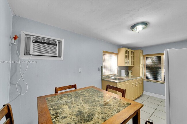 Foto del edificio - 8370 NW 185th St