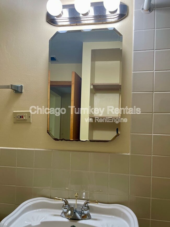 Building Photo - 1243 W 31st St