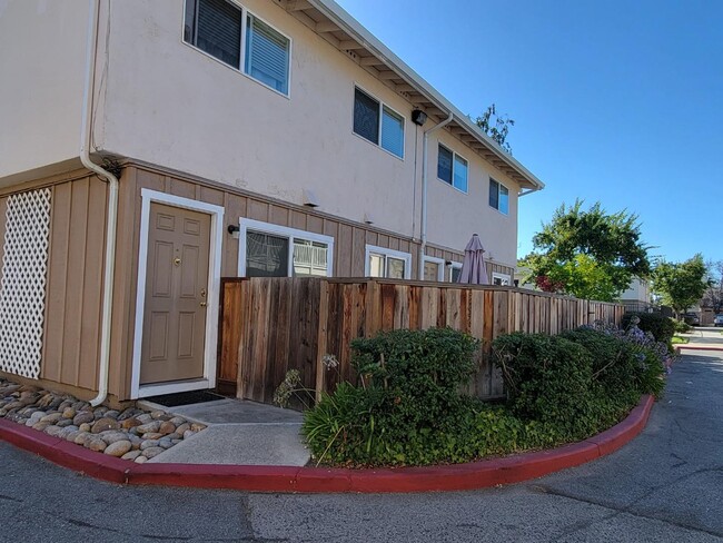 Building Photo - 3377 La Selva St