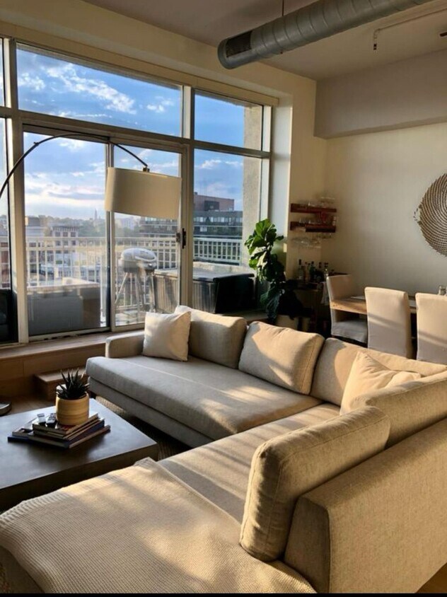 Foto principal - 689 Marin Blvd