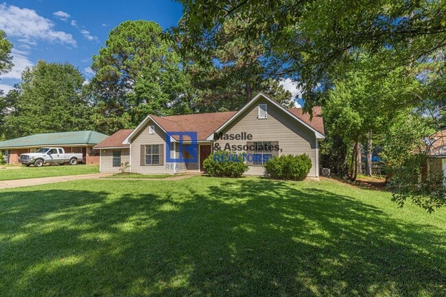 Foto del edificio - 5 Bedroom/2 Bath Home in Bellegrove Subdiv...