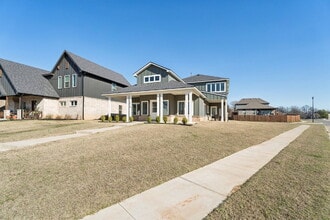 Building Photo - 2410 W Charleston St