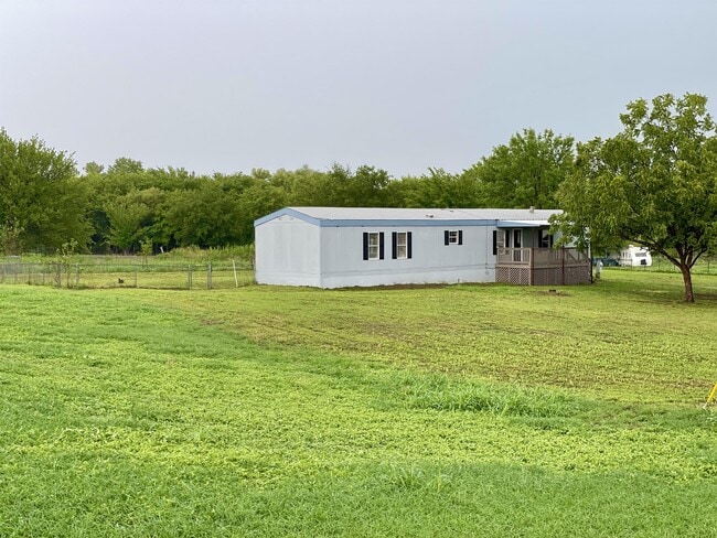 Photo - 149 Valley Meadows Dr (Springtown, TX) House