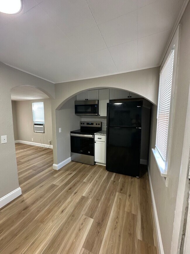 Foto del edificio - Charming 1 bed/1 bath apartment!