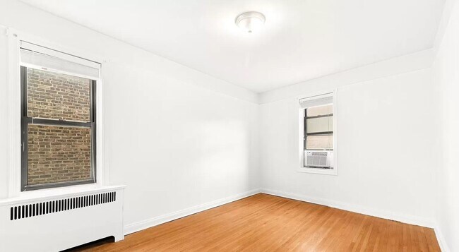 Foto del edificio - 30-83 Crescent St