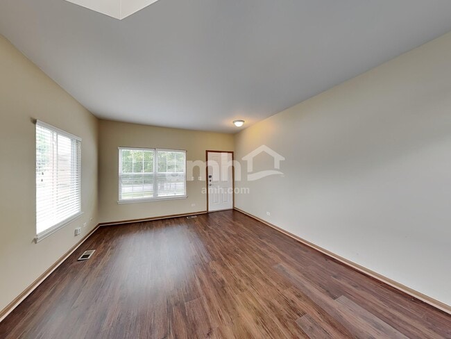 Building Photo - 2648 Idaho Rd
