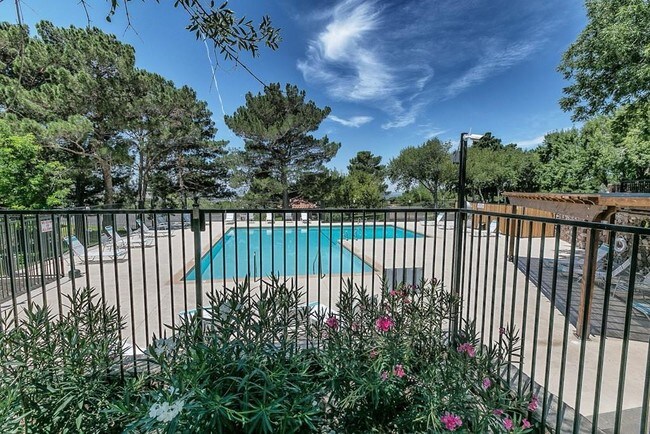 Foto del edificio - 5842 Mira Serena Dr