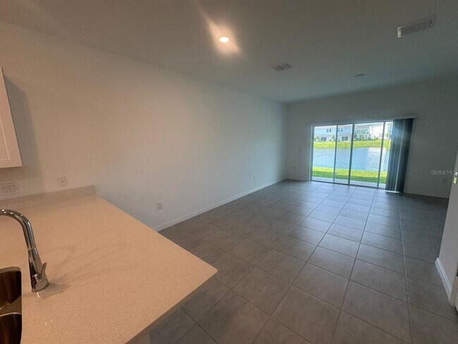 Building Photo - 3157 Skyline Lp