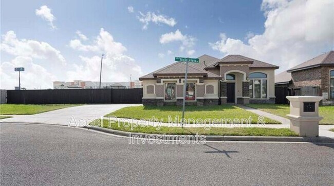 Foto del edificio - 312 Kika De La Garza St